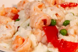 大厨教你经典鲁菜“芙蓉虾仁”的正确详细做法，虾仁鲜嫩滋味柔和视频封面