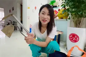 老公教闺女的干妈抓知了猴，刨坑挖洞抓了一只又一只，看着就过瘾