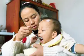 宝宝断奶第4天，看看表现怎么样，画面让人心疼视频封面