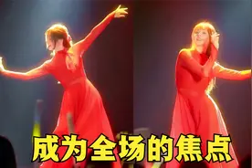 迎新晚会女孩跳舞意外走红，以为花瓶却是王者，红裙卜卦舞太美了视频封面