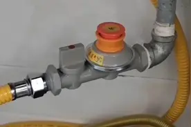 燃气自闭阀怎么用？自动弹回去，拉不起来什么原因？涨见识视频封面