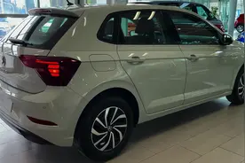 6万起！新款大众Polo亮相，油耗低至3毛，还要啥本田飞度视频封面