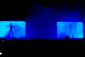 Lisa发表演照感谢,"如果缺人,随时叫我”一次不够还想再去!视频封面