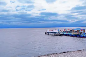 原来草原的尽头，是大海。#呼伦贝尔旅游攻略 #内蒙古旅游攻略视频封面