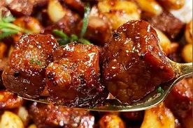 牛肉的这个做法你一定要学，鲜嫩爆汁，蒜香十足，好吃到舔盘