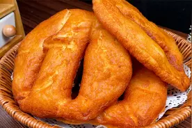 手把手教你做糖皮油炸饼，出锅香甜又酥脆，上桌全家都爱吃视频封面