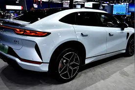 18.98万！比亚迪宋L正式上市，四驱爆517马力提速4.3秒，又要卖疯视频封面