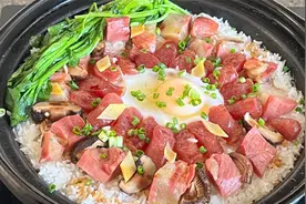 腊味煲仔饭怎样做才好吃不糊底，出锅香气扑鼻，做法简单不翻车