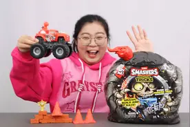 开箱爆裂小子火焰巨轮盲盒！开出恐龙玩具车，闯关赢得大奖杯视频封面