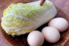 把白菜和鸡蛋放一起做早餐，太香了，白菜香鸡蛋香，汁也香，好吃视频封面