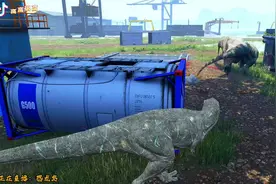 ②恐龙岛吞噬进化，身为服霸被人追了八条街，赶紧炫肉进化锤死他视频封面