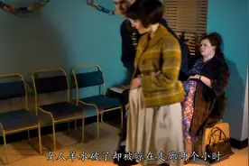 女人羊水突然破了,却被迫在半路上生产!视频封面