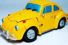 变形金刚 雌性大黄蜂 她能变身