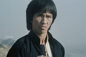 当年吕小龙在《长城大决战》饰演的华志强，真是铁骨铮铮视频封面