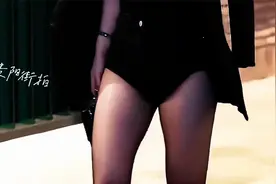 街拍美女 🔥辣身材 纯欲风 这谁顶得住啊视频封面