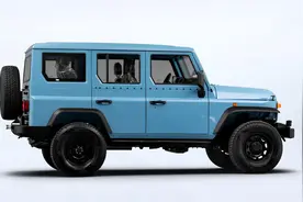 全网首曝！新北汽212混动越野车重出江湖，形似奔驰G级，真香！视频封面