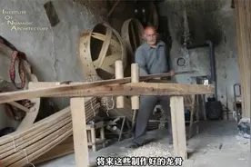 生活在草原的牧民们，如何搭建自己的“蒙古包”，而且又方便运输