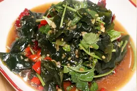 凉拌海带的家常做法，简单一做，鲜嫩入味，爽口开胃，下饭又解馋