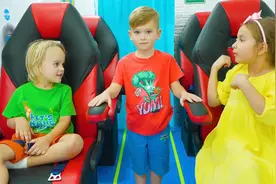 坐飞机去旅行不让带零食怎么办呢视频封面