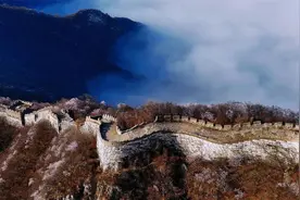 北京怀柔箭扣长城沐浴在明媚春光中视频封面