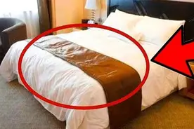 宾馆床尾放一块横布，究竟是干什么用的？看完才恍然大悟