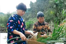 石菖蒲大家认识吗？阿英用它来炖猪心，具有安神开窍失眠的功效。