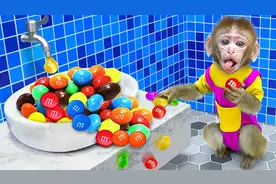 有趣的小猴子：神奇的水龙头出现很多美味巧克力豆，小猴子馋哭了