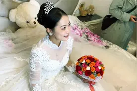 云南农村姑娘出嫁，长得亭亭玉立，美的太不像话了视频封面