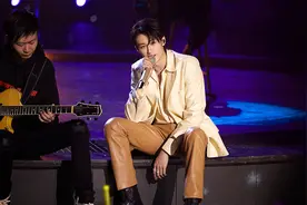 2024！檀健次凭这首歌霸屏全网，播放一夜破亿，网友：太上头