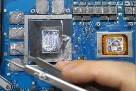 液金硅脂这么上的吗？可以用丧心病狂来形容了！视频封面