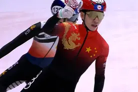 太刺激！慢镜还原林孝俊最后一圈绝杀韩国队，网友：世界级冲刺棒视频封面