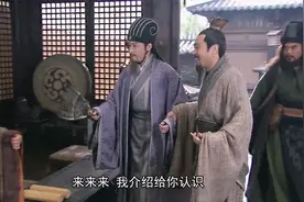 刘备拿下卧龙凤雏开始了自己的发育之路！视频封面