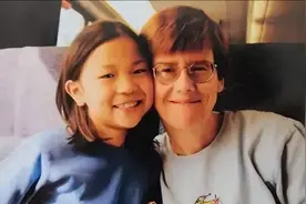 95年，江苏夫妇遗弃女婴，后被美国家庭收养，女婴长大后跨国寻亲视频封面