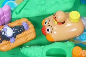 面包超人的夏日戏水儿童玩具视频封面