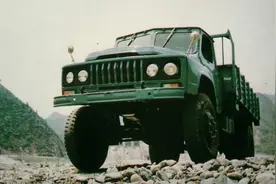 八九十年代跑遍我国大江南北的功勋卡车——东风EQ140视频封面