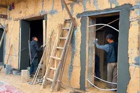 山顶土坯房改造历时半个月，很多活都看不出来，改造效果开始凸显