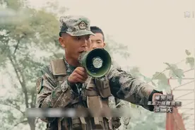 抗寒冷训练中，两个寿星，最难忘的生日视频封面