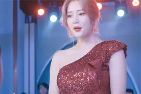 笑不活了，魏翔求婚克拉拉，本以为抱得美人归没想到把自己给搭进视频封面