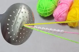 旧毛线不要扔，6分钟教你做出毛手链，亲戚朋友看了都夸有才！