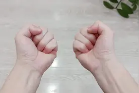 中老年人没事多动动手指，一套手指操，每个动作20次，强心又健脑视频封面