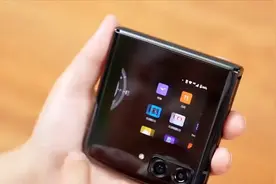摩托罗拉moto razr发布在即，轻薄折叠屏新标杆，有何新突破？视频封面