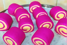 原来火龙果还可以这样吃，加1颗鸡蛋，简单一做，蓬松暄软好吃