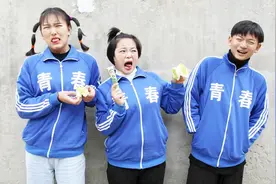 短剧：欢欢姐妹用馒头加芥末吃，没想俩人被辣的直流泪！真有趣视频封面