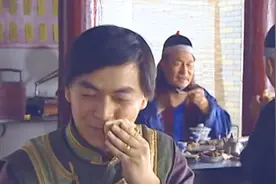 满清灭亡八旗子弟有多惨 曾经一块吃顿饭都要被他讹视频封面