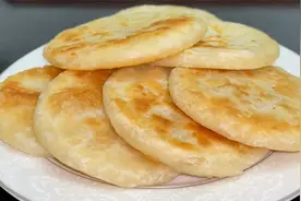 面粉和白糖没想到还可以这样吃，快手小饼，香甜脆香，出锅就吃光