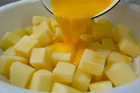 苹果加上2个鸡蛋，这做法没想到这么好吃，孩子隔三差五点名要吃