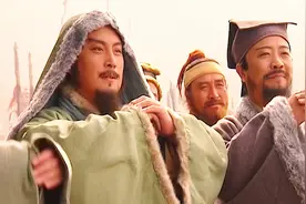 宋江招安武松第一个提出反对 就连铁牛都不敢多跟人家叫一个板视频封面