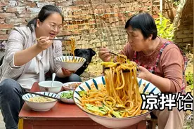 天热了，做一些凉拌饸烙面，光滑劲道又美味！