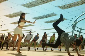 南印中字歌舞《斗士李小龙》：Ria