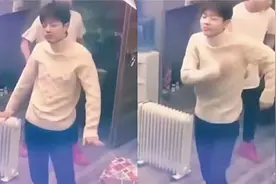 肖战刚出道时，自我陶醉跳舞的画面曝光，网友：男神形象崩塌了视频封面